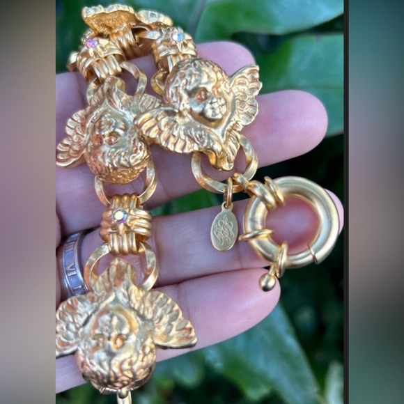 Retired one of kind Vintage Kirks Folly four 4  flying Angels Statement bracelet - Picture 9 of 12